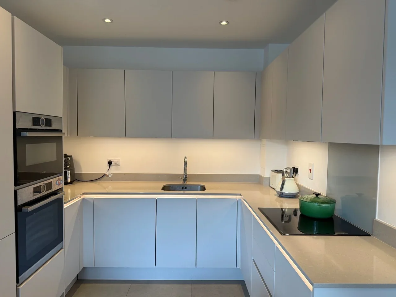 Flat Fergus Street in Greater London