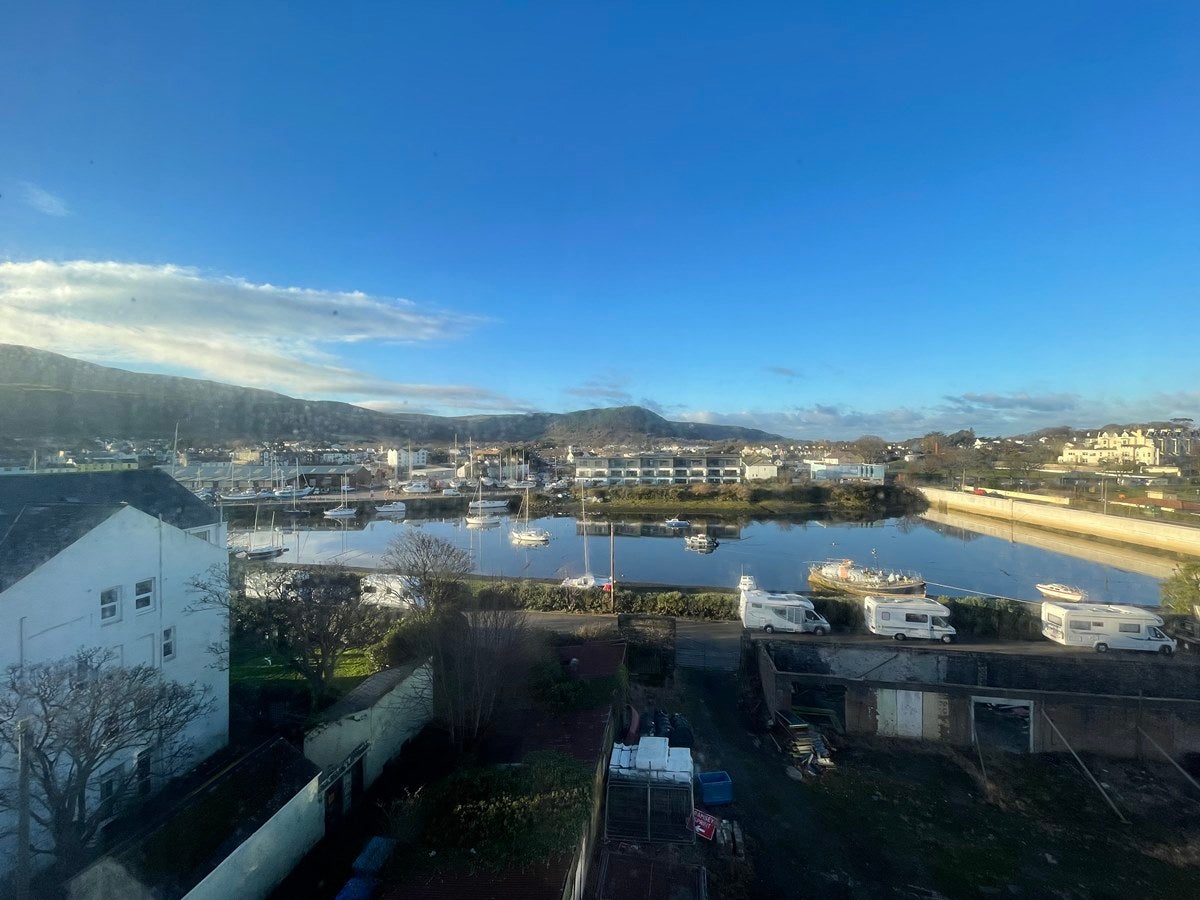 Flat West Quay in Ramsey