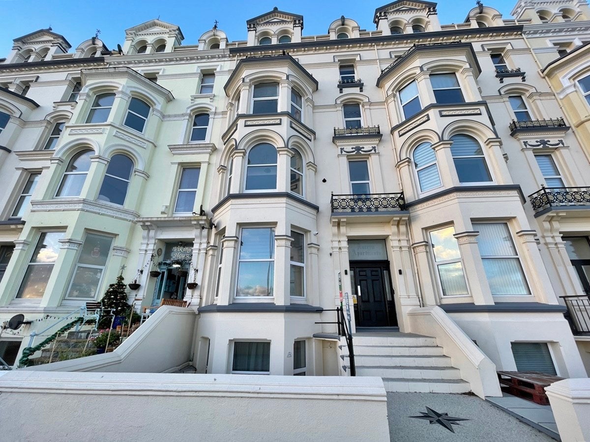 Flat West Quay in Ramsey