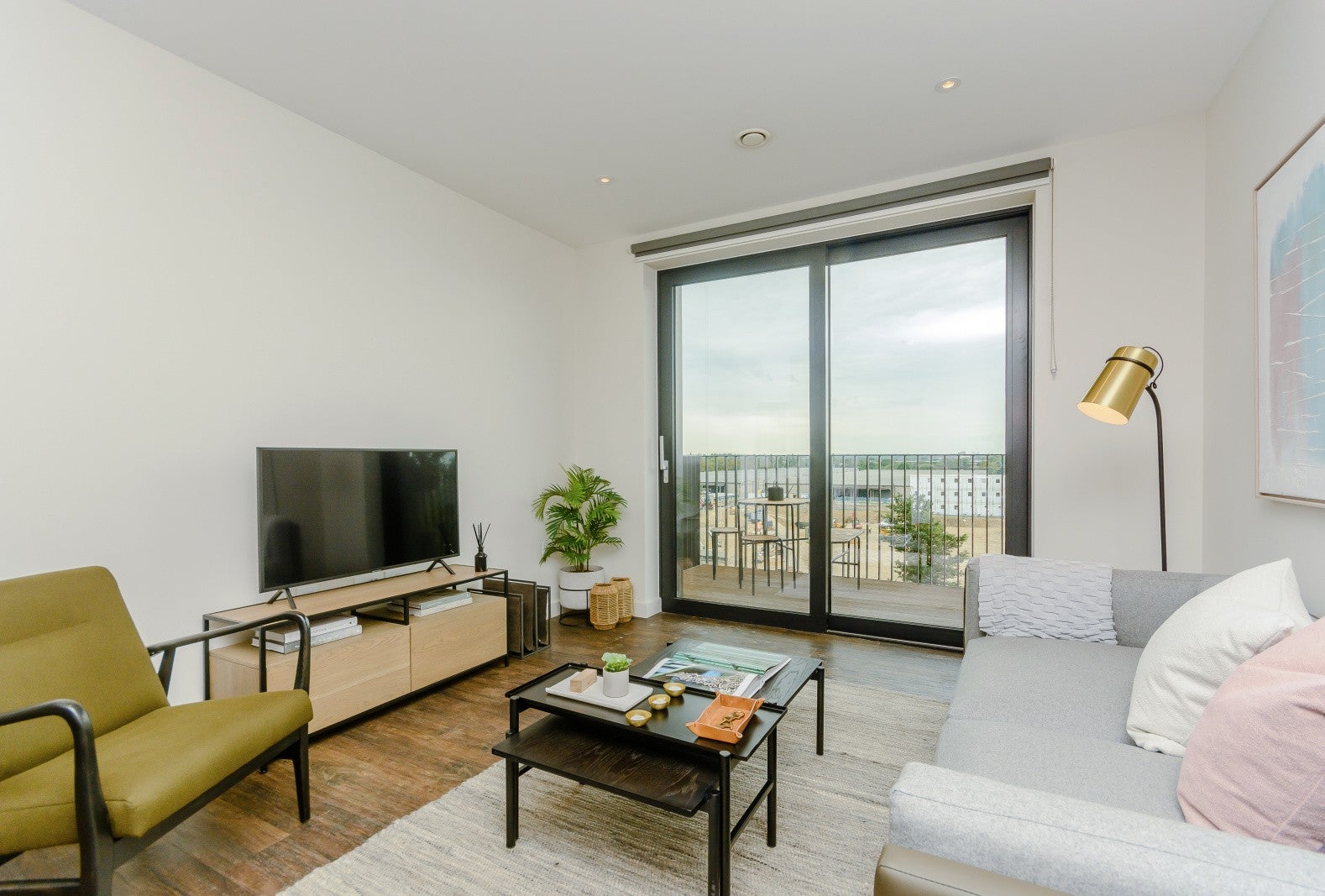 Flat Cromwell Court in London