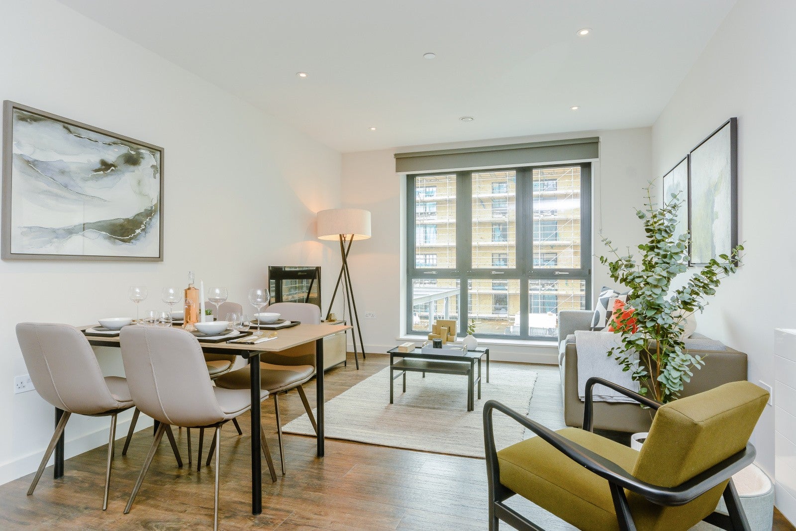 Flat Cromwell Court in London