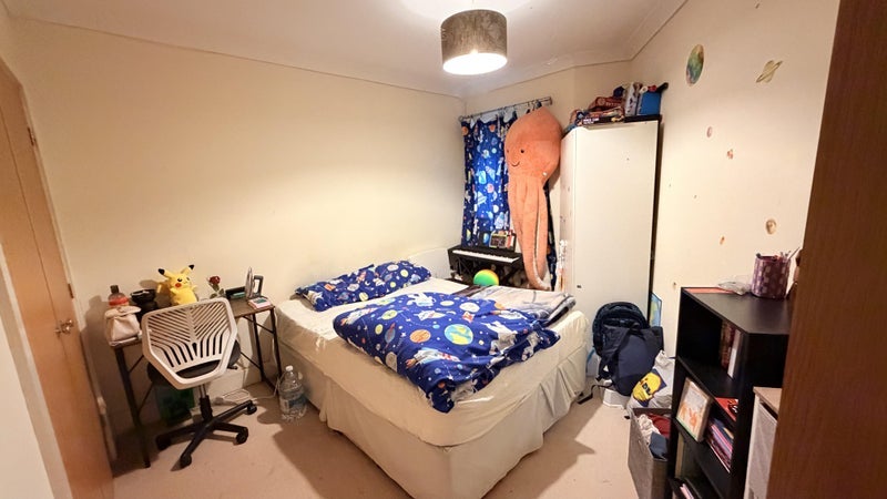 Room Grove Park Crescent in Newcastle upon Tyne