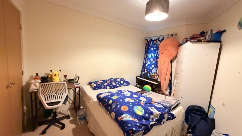 Room Grove Park Crescent in Newcastle upon Tyne