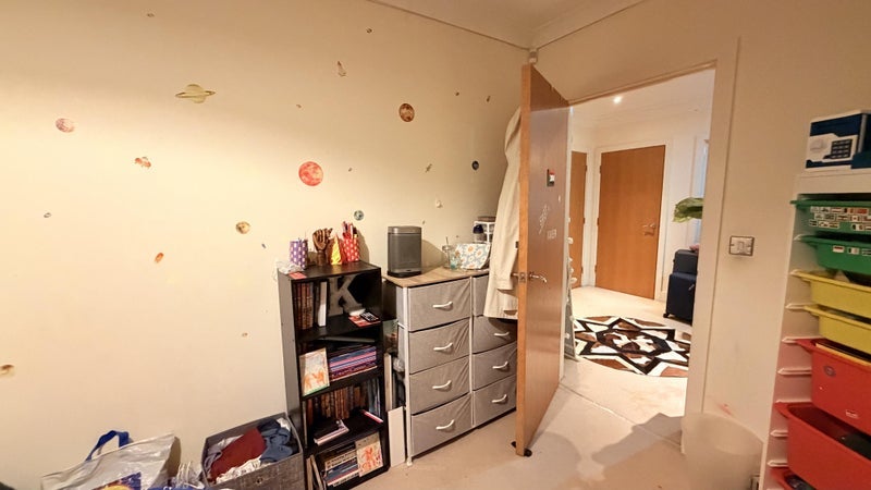 Room Grove Park Crescent in Newcastle upon Tyne