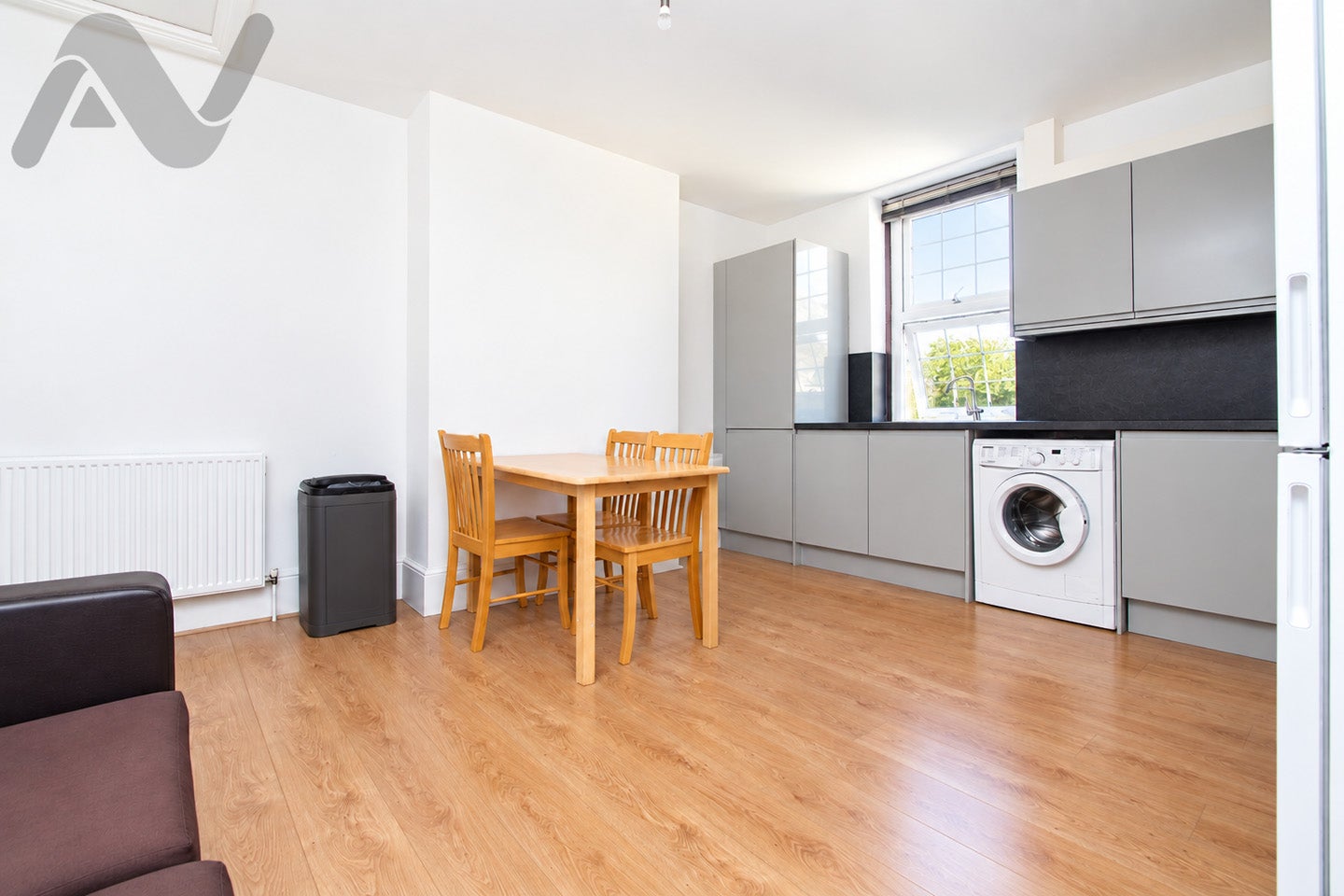 Flat Dairy Mews in Greater London
