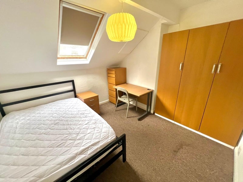 Flat Manor Terrace in Leeds