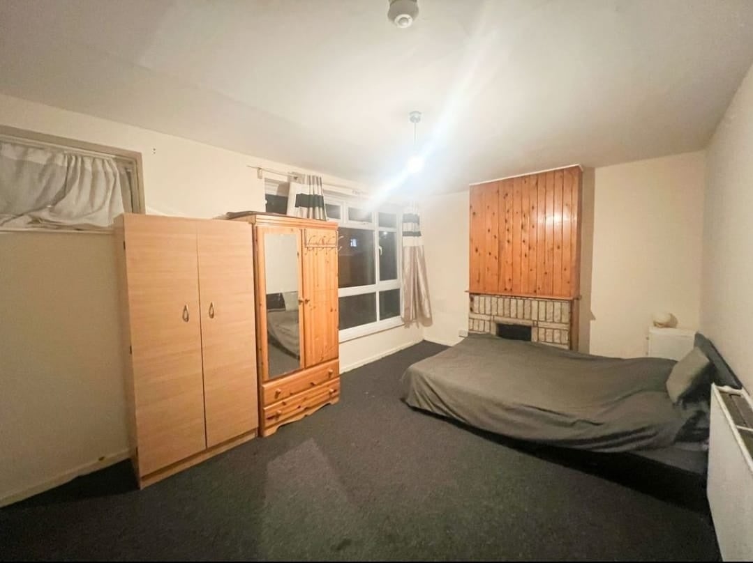 Room Bevan Avenue in Greater London