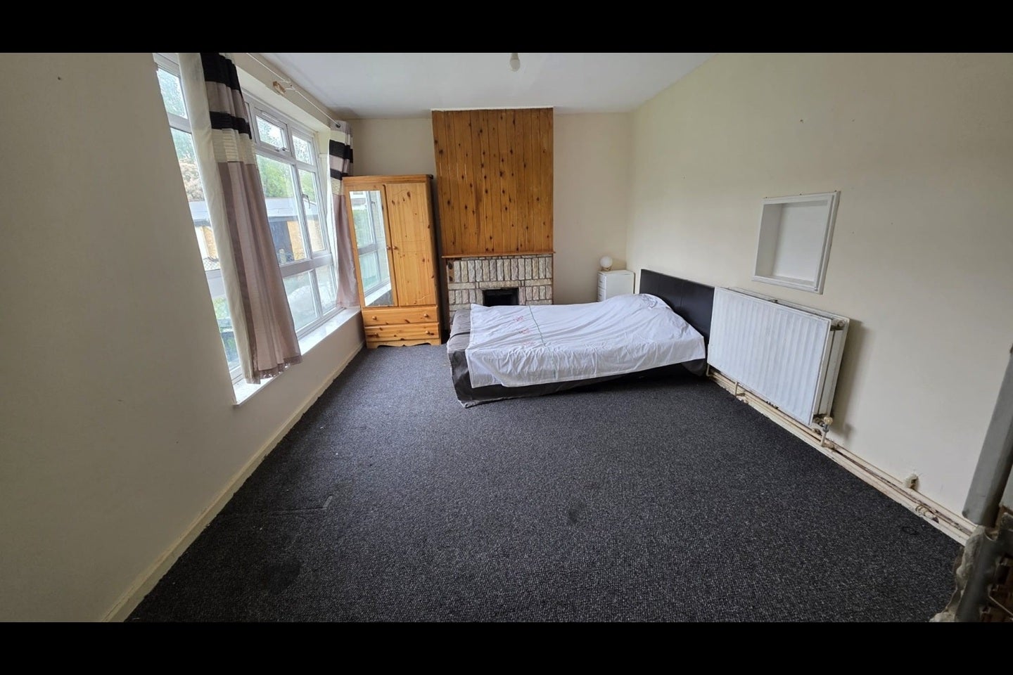 Room Bevan Avenue in Greater London