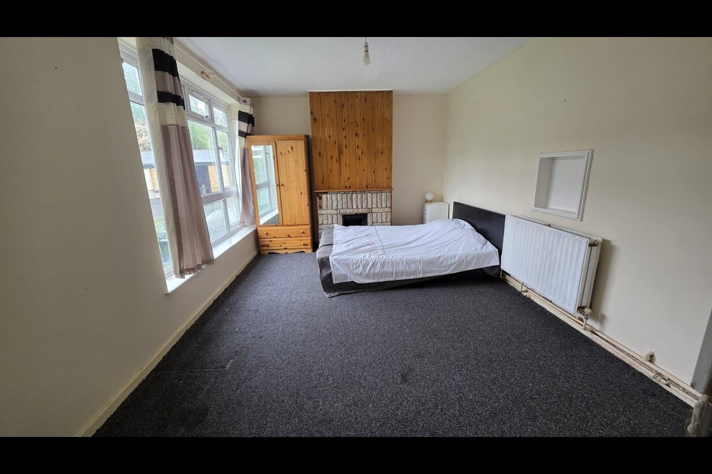 Room Bevan Avenue in Greater London