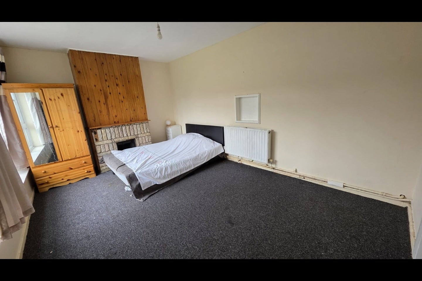 Room Bevan Avenue in Greater London