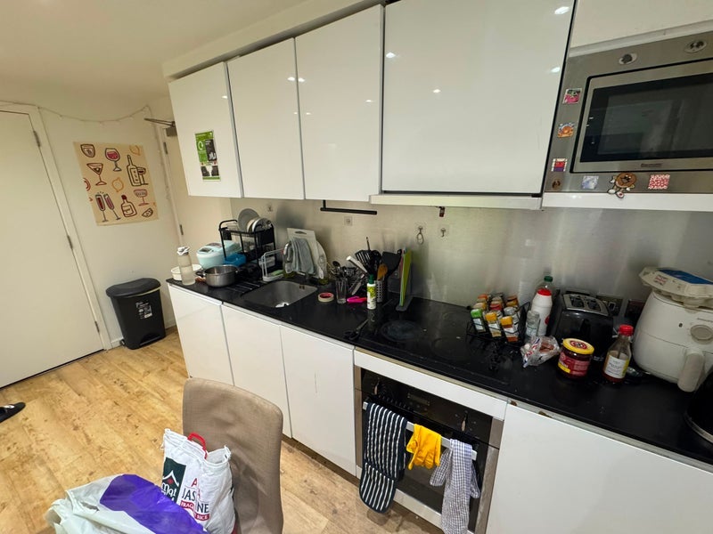 Room Westminster Bridge Road in Greater London