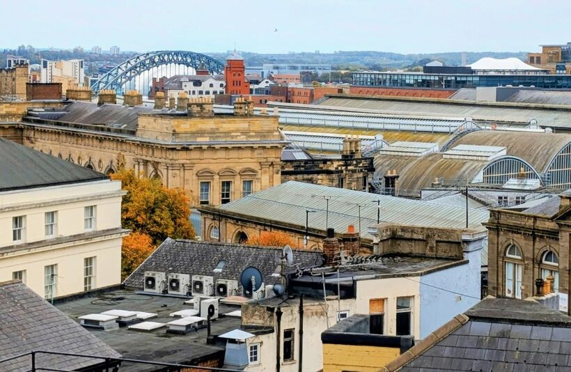 Flat Waterloo Square in Newcastle upon Tyne