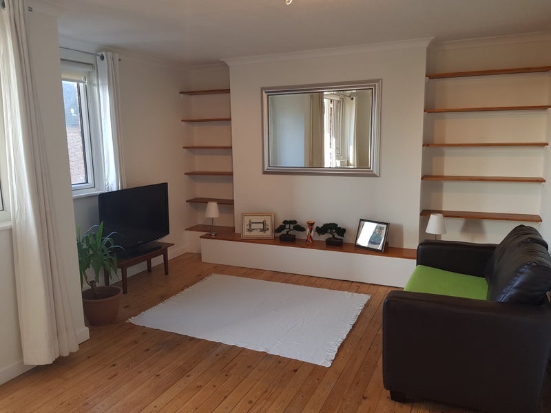 Room Grove Road in Greater London