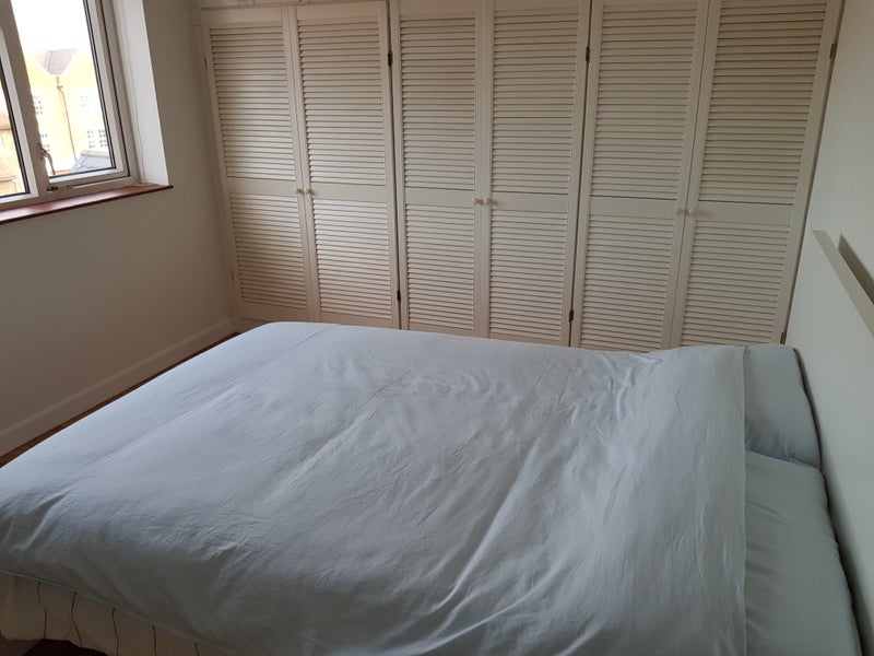 Room Grove Road in Greater London