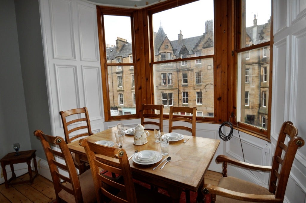 Room Roseneath Street in City of Edinburgh
