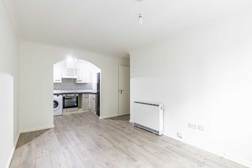 Flat Midland Road in Dacorum