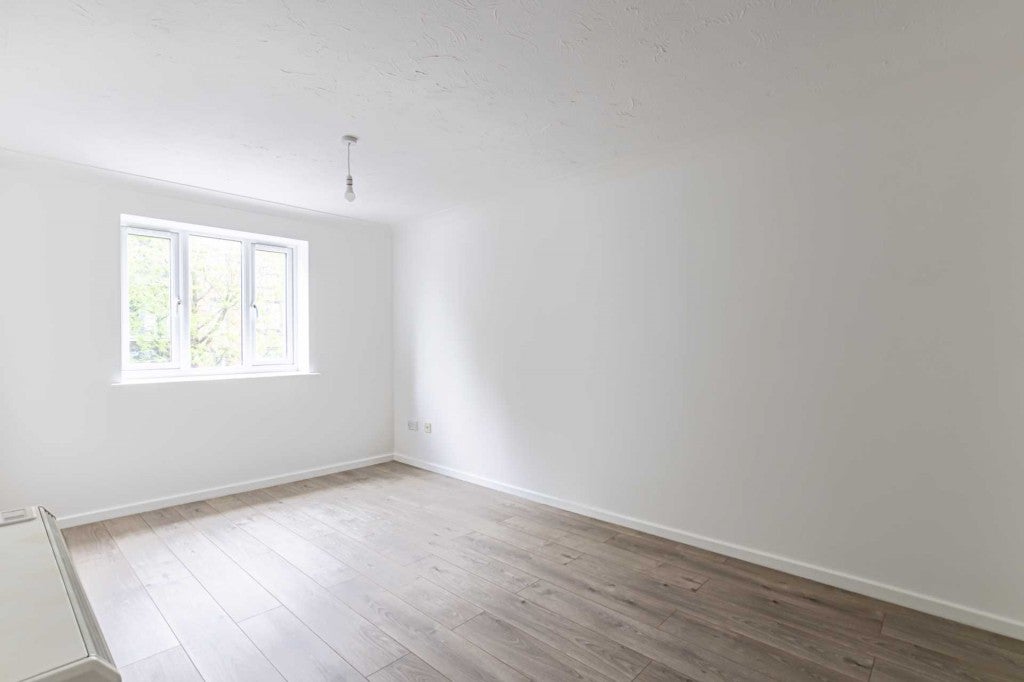 Flat Midland Road in Dacorum