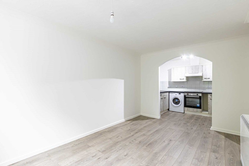 Flat Midland Road in Dacorum