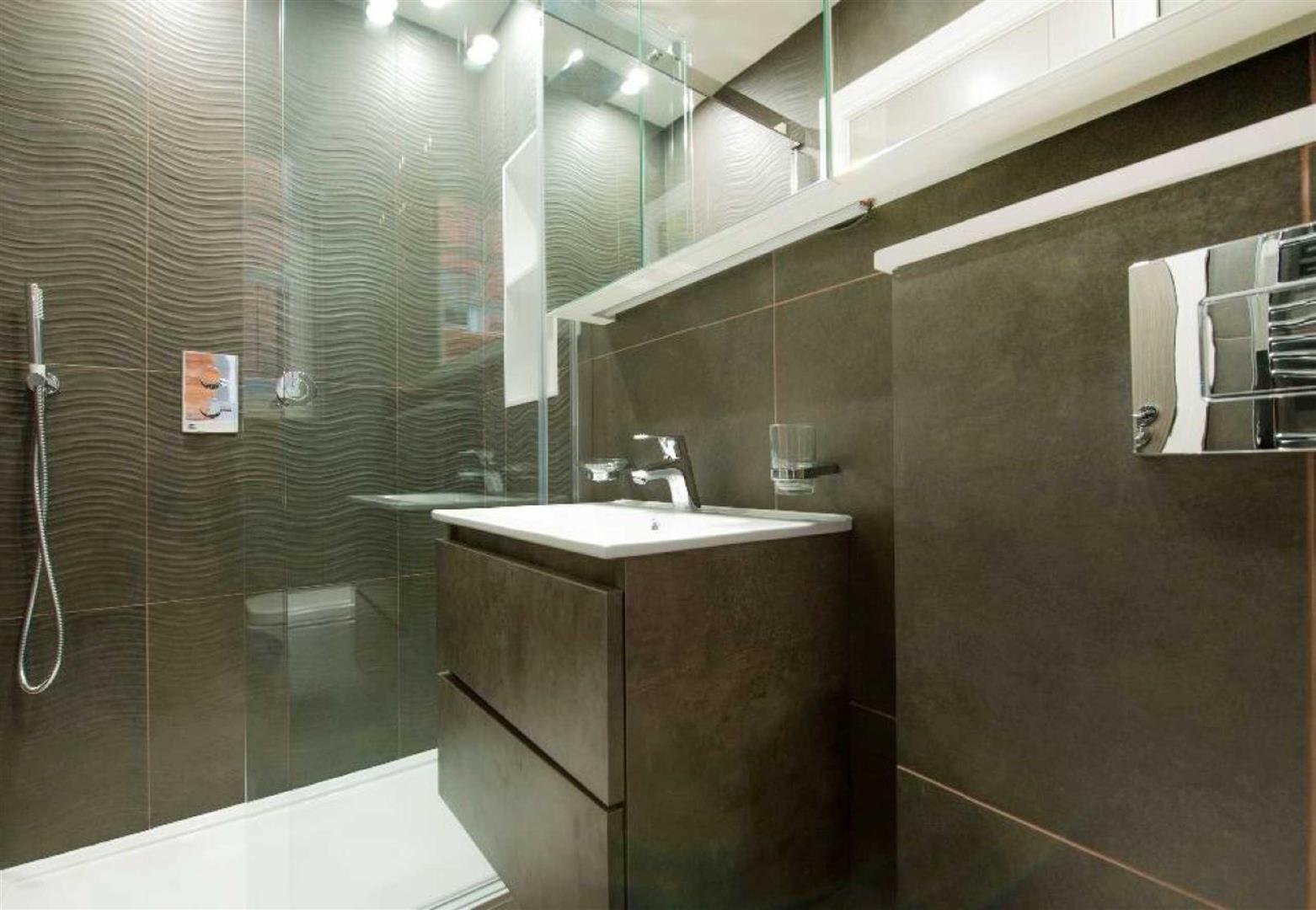 Flat Lyndhurst Road in Greater London