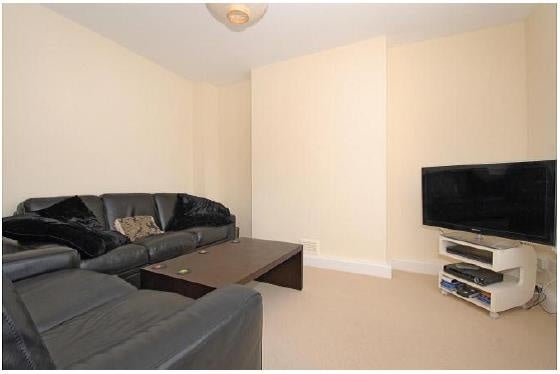 Room Messina Avenue in Greater London