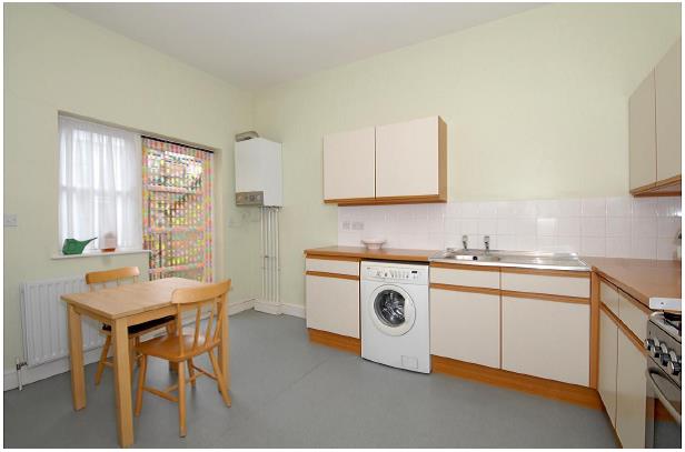 Room Messina Avenue in Greater London