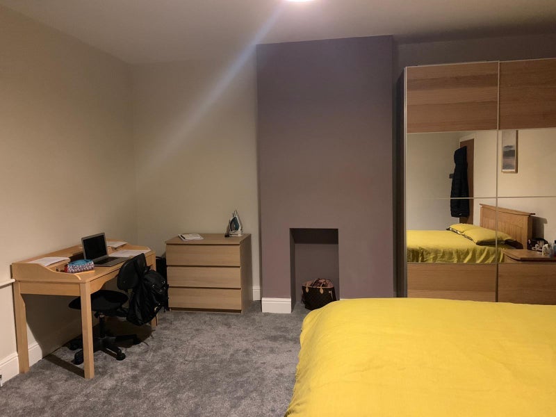 Room St Marys Road in Sandwell