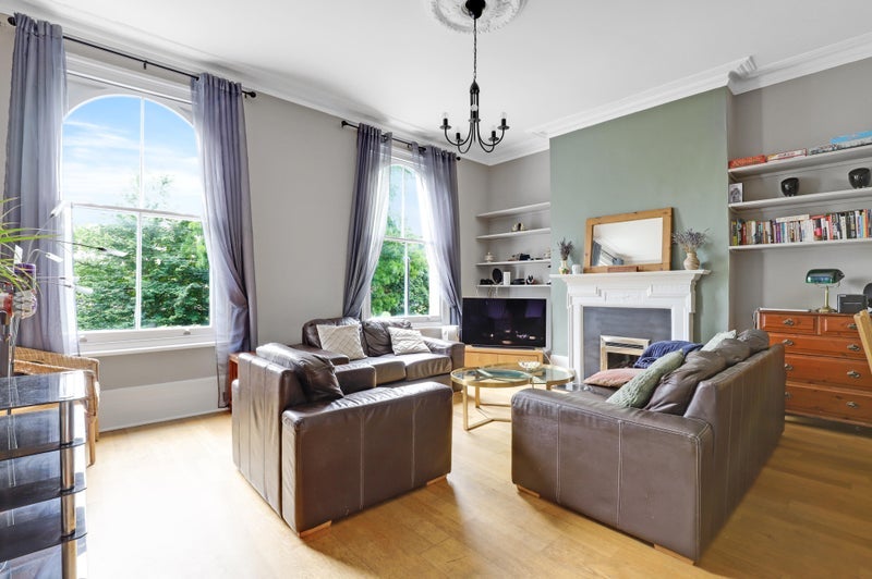 Room Woodside Green in Greater London