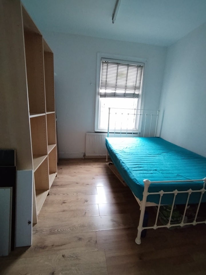 Room Ratcliff Road in Greater London