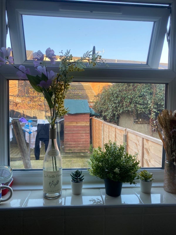 Room Worcester Road in Greater London