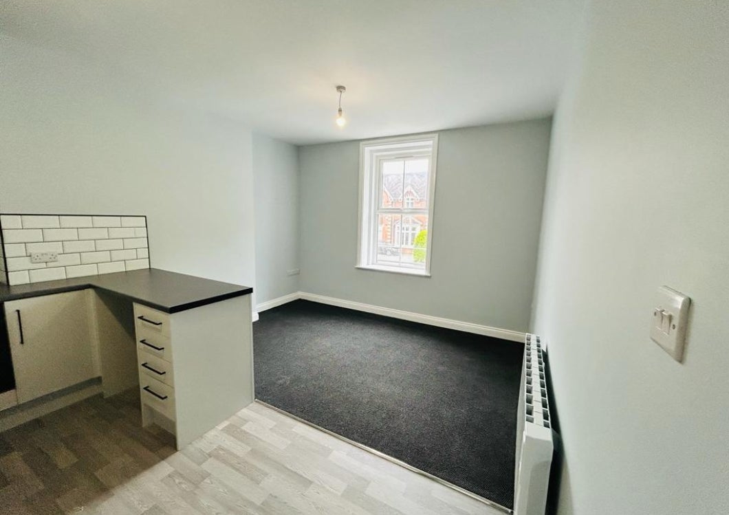 Flat Tettenhall Road in Wolverhampton