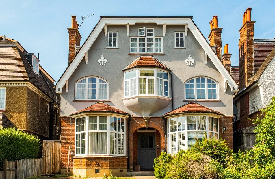 Flat Rodway Road in Greater London