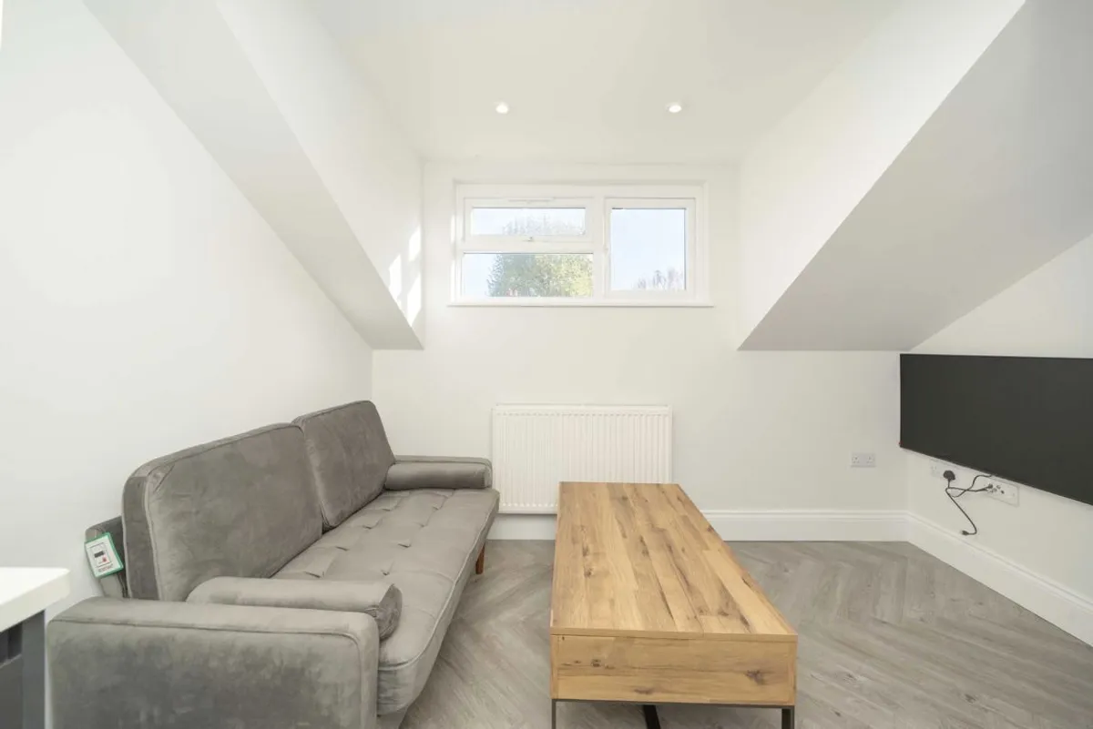 House Thorney Hedge Road in Greater London