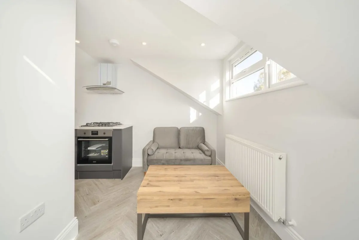 House Thorney Hedge Road in Greater London