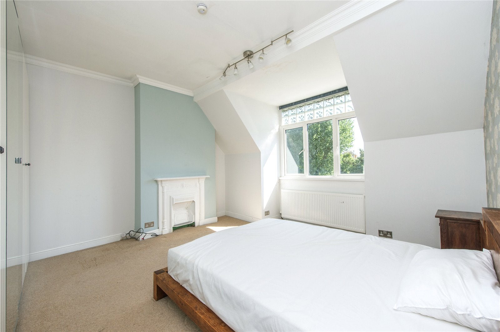 Flat Dartmouth Road in Greater London