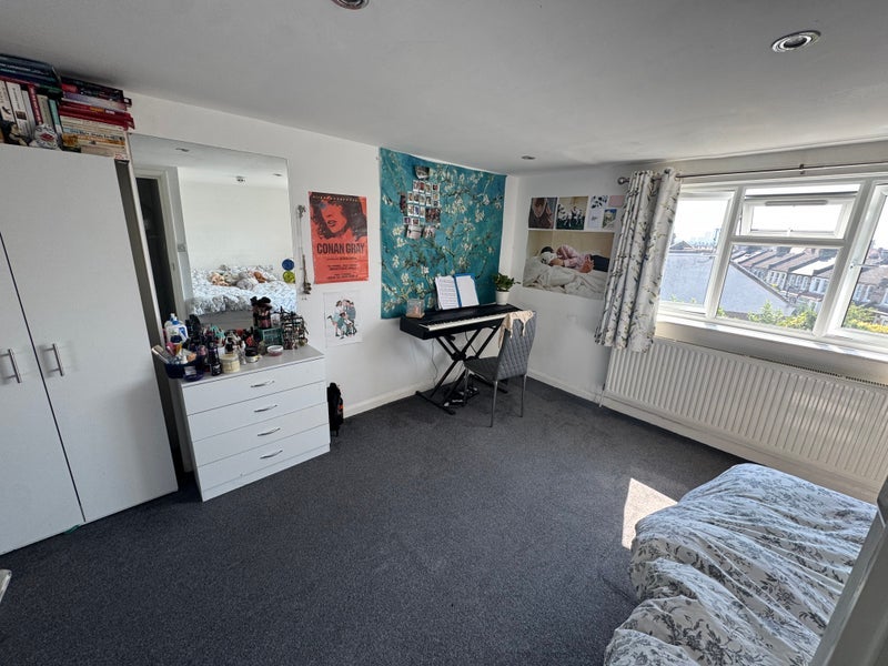 Room Perth Road in Greater London