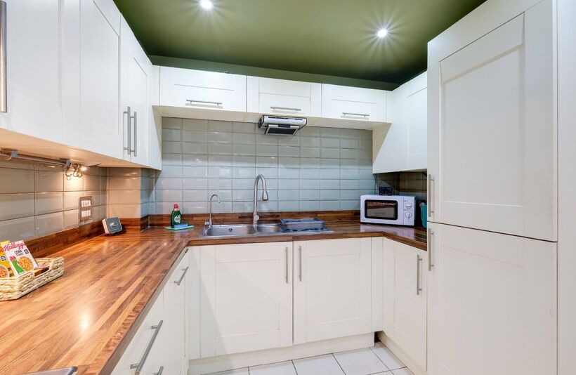 House Graylands Close in Slough