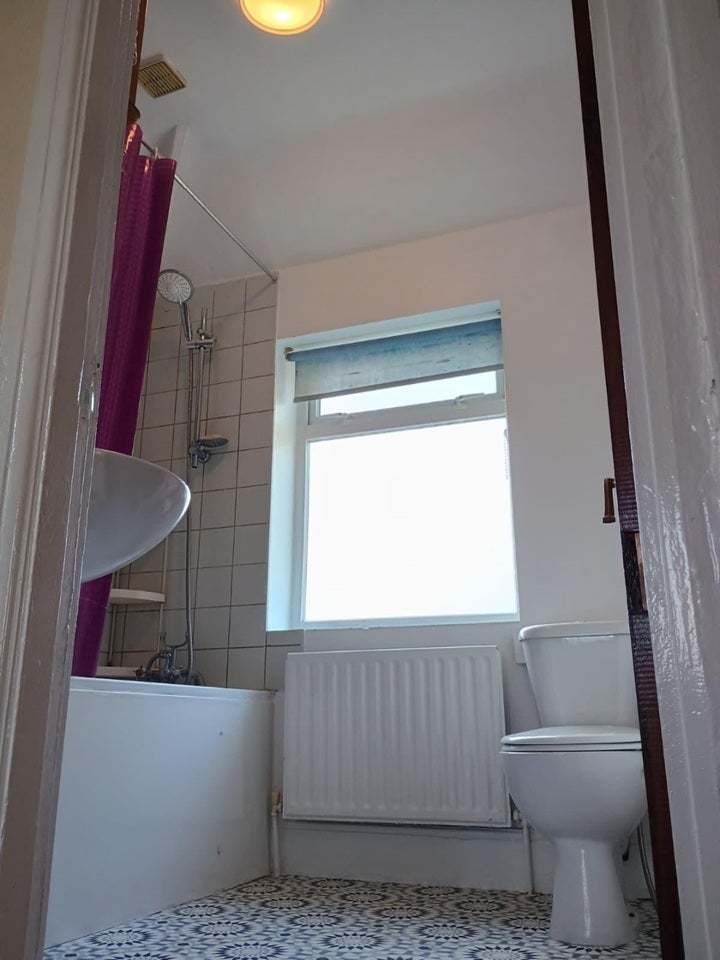 Room Bedfont Road in Greater London