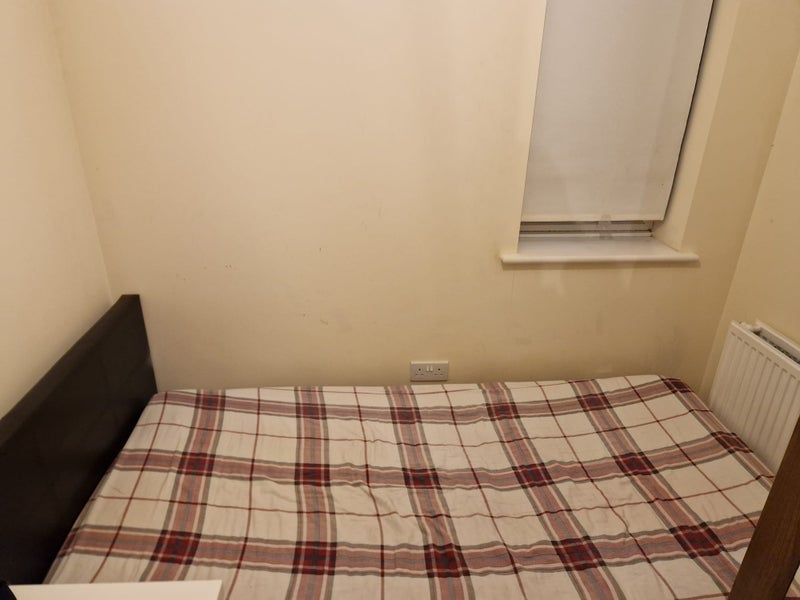 Room Donns Close in Bristol