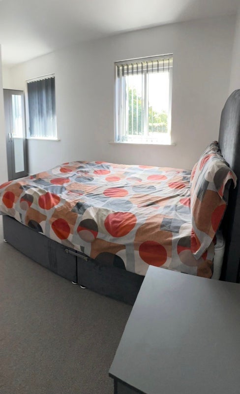 Room Edgeworth Close in Slough