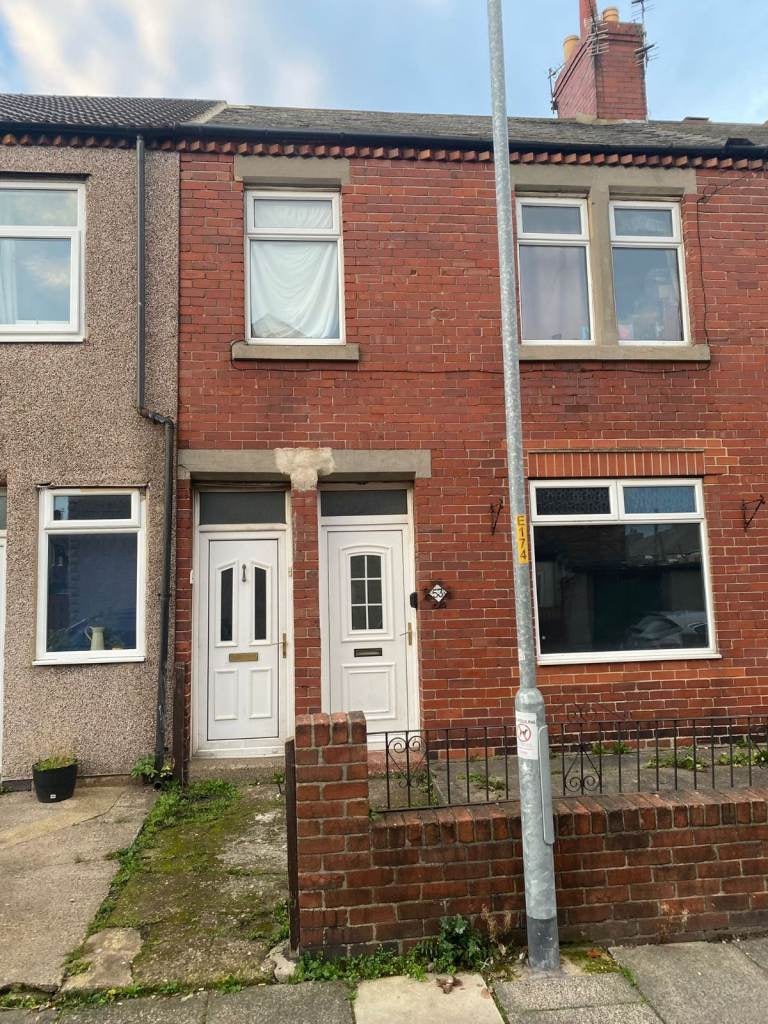 Flat Castle Terrace in Ashington