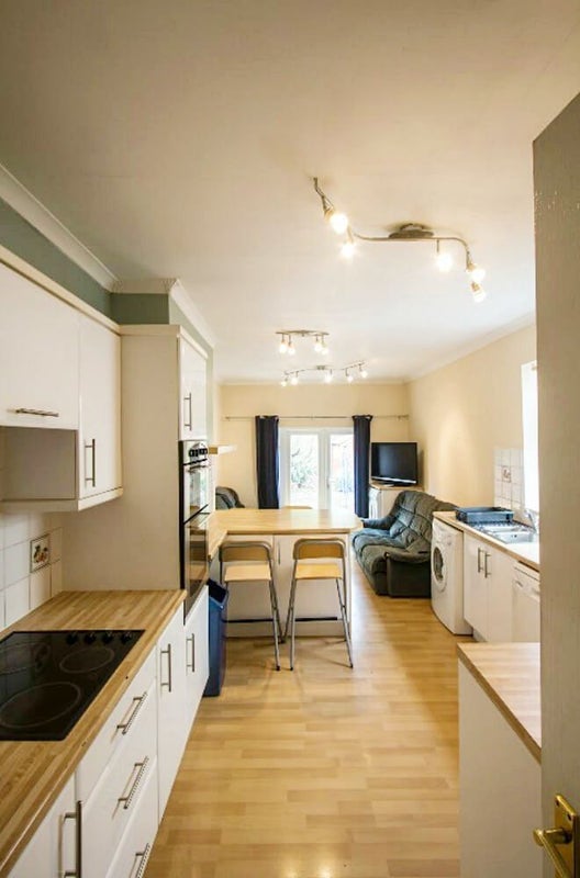 Room Stanbury Avenue in Bristol