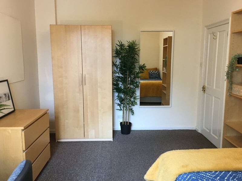 Room Stanbury Avenue in Bristol