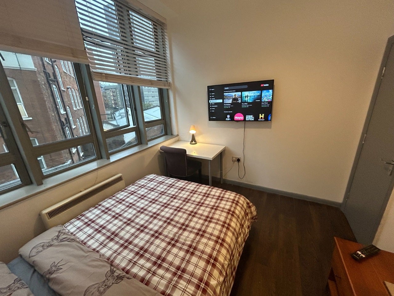 Room City Road in Greater London