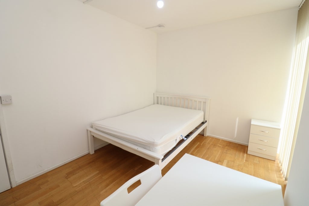Room Globe Road in Greater London