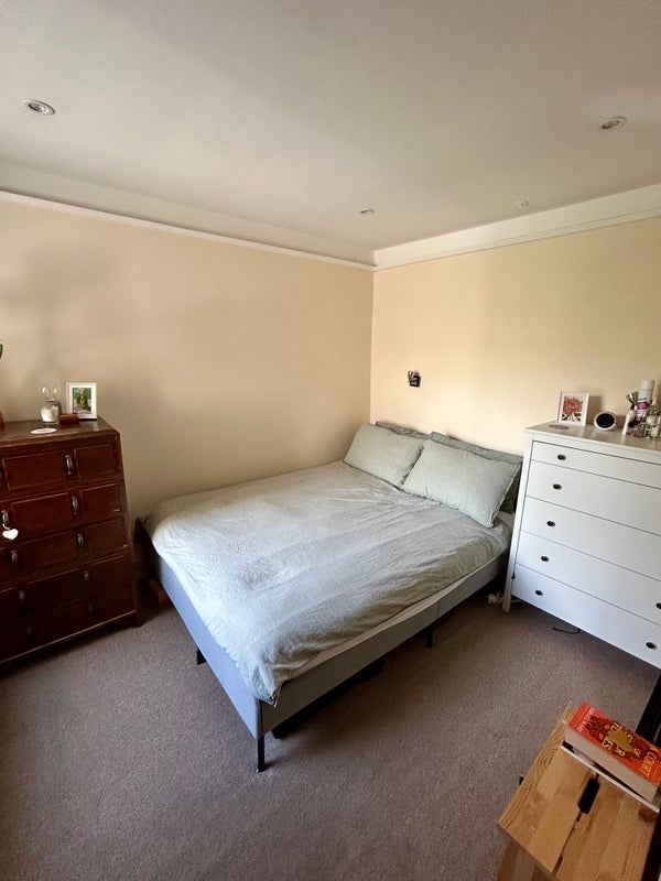 Flat Brandreth Road in Greater London