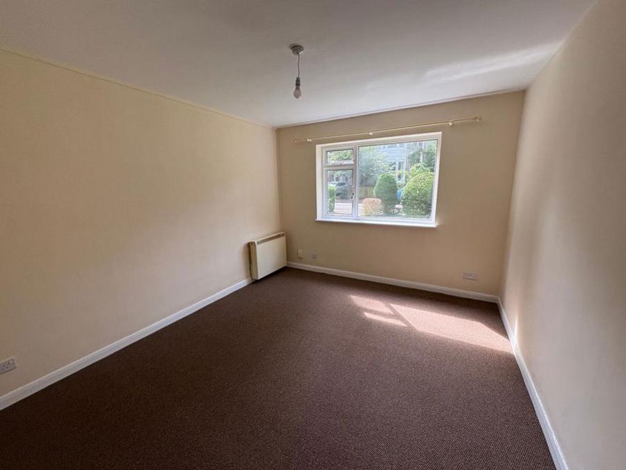 Flat Knighton Drive in Leicester