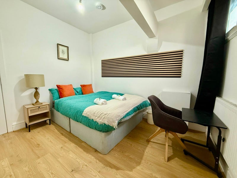 Room Ashton New Road in Manchester