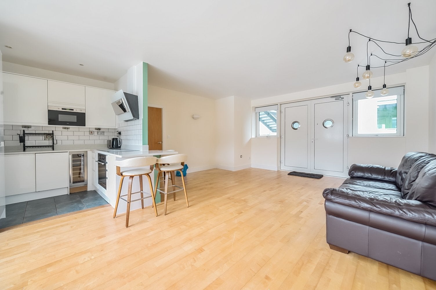 Flat Newham's Row in Greater London