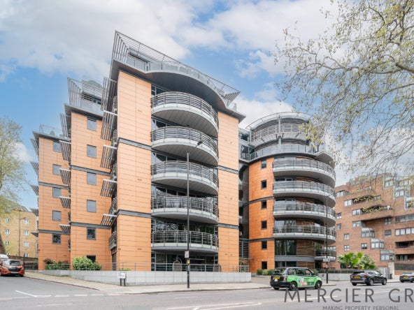 Flat Park Road in City of Westminster