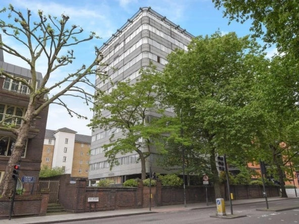 Flat Park Road in City of Westminster